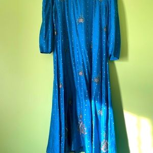 Ballywood S M/L tourqoise 100%silk indian outfit perfect cond 2peace top &brooch